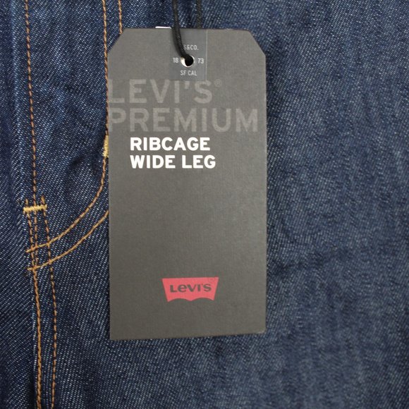 SOLD********************NWT Levi's Rib Cage  Jeans - Picture 10 of 15